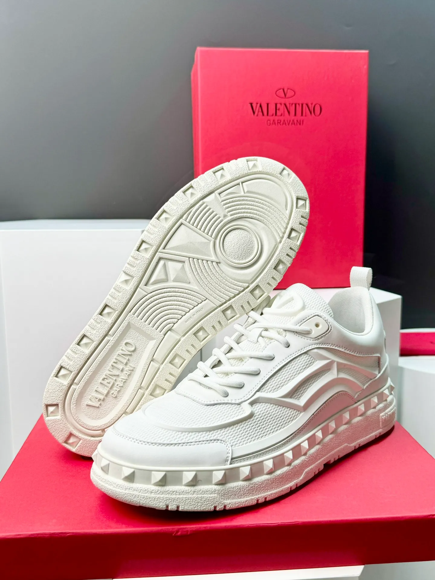 Men's shoes 💰440 Valentino "VALENTINO" hot sale ❤️ Counters ship at the same time 1:1 👏 Imported cowhide + mesh lining 🐂 Couple's casual fashion sneakers, exquisite workmanship, original original outsole 38-44 (45 customized, non-refundable)